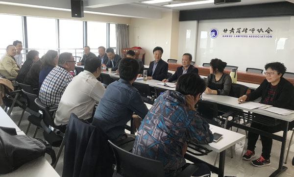 4月2日下午，甘肃省律师协会直属分会第三届理事会第二次会议在省律协会议室召开。省律协副会长、直属分会会长赵耀，直属分会副会长王森、霍吉栋、周文杰、张小娟，直属分会秘书长邹世语，副秘书长胡婉婷、余春生、