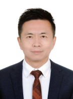 雷声，男，1972年12月出生，满族，硕士研究生，一级律师，中共党员。现任甘肃省律师协会副会长、甘肃省律师行业党委委员、中国共产党甘肃省第十四次代表大会代表。曾获司法部党员律师标兵、平安中国建设形象大