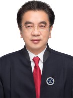 董武斌，男，1970年11月出生，汉族，硕士研究生，中共党员。现任兰州市律师协会监事会监事长、甘肃省律师协会理事会理事、兰州市政协委员、兰州市人大常委会立法顾问、兰州大学民法典研究院副院长、甘肃政法大